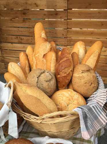 Fotografia tomada fuera de Forn de Pa la Riera - Forn de pa en Llinars del Vallès, Barcelona