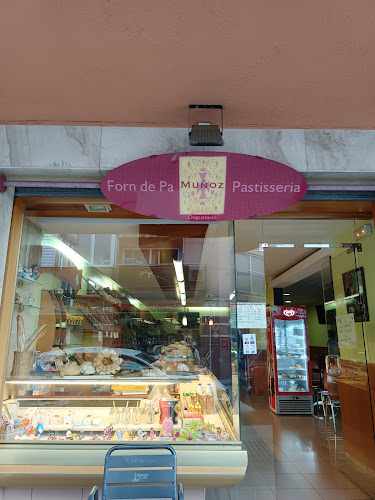 Fotografia tomada fuera de Pastisseria Muñoz - Pastisseria en Llinars del Vallès, Barcelona