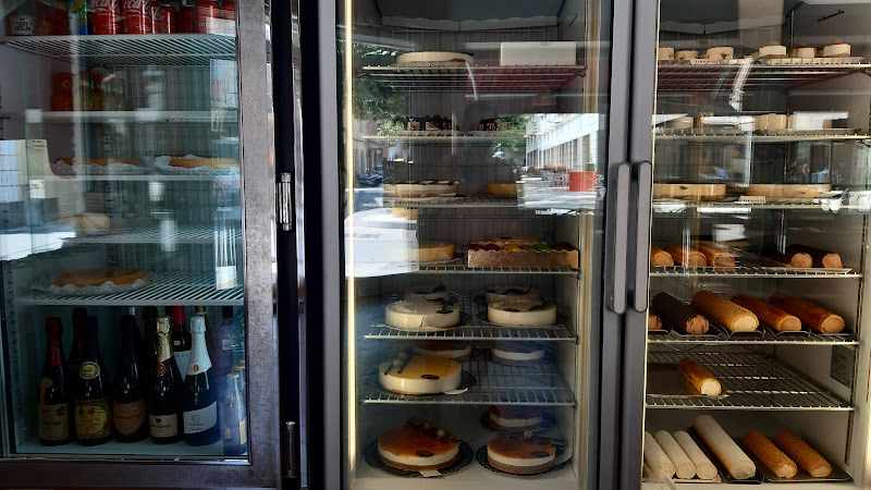 Fotografia tomada fuera de Pastisseria Esteva - Pastisseria en Llinars del Vallès, Barcelona