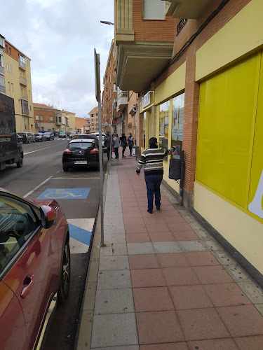 Fotografia tomada fuera de Supermercados Alimerka - Supermercado en Benavente, Zamora