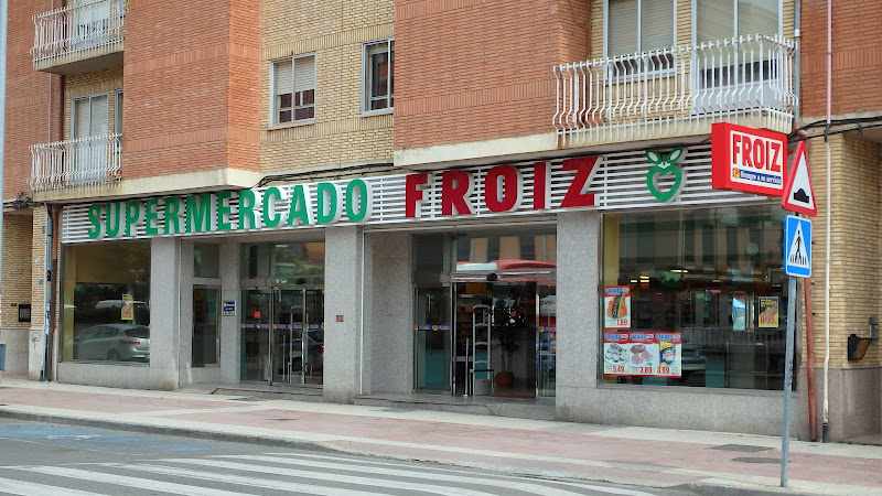 Fotografia tomada fuera de Supermercados Froiz - Supermercado en Benavente, Zamora