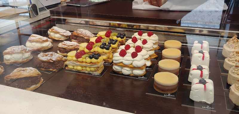 Fotografia tomada fuera de Pastelería Luha Dulces - Pastelería en Cocentaina, Alicante