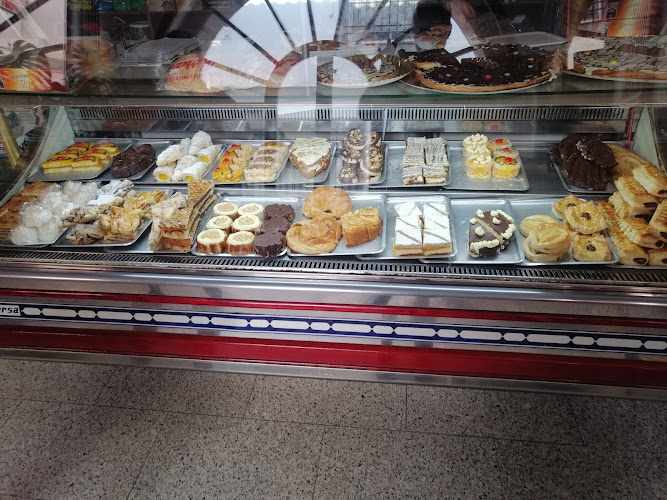 Fotografia tomada fuera de Pastelería Moraño - Pastelería en Hinojosa del Duque, Córdoba