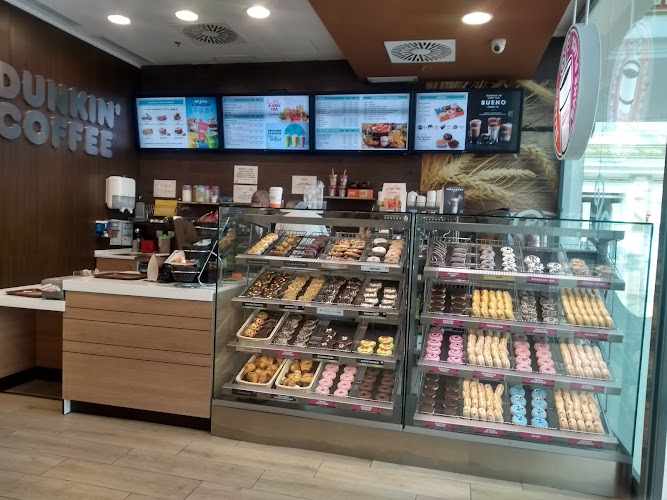 Fotografia tomada fuera de DUNKIN´ESPAÑA - cafeterías en Majadahonda, Madrid
