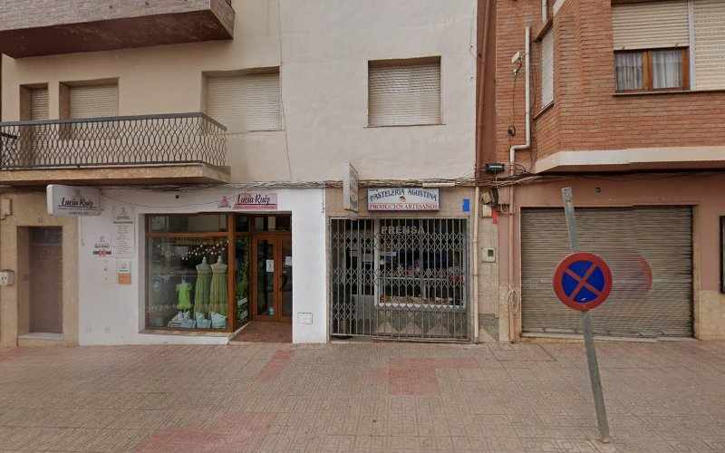 Fotografia tomada fuera de Panadería Pastelería Agustina - Panadería en Santisteban del Puerto, Jaén