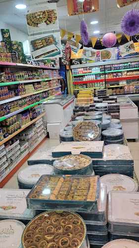 Fotografia tomada fuera de El Zoco De Damasco Alimentacion Arabe - Supermercado en Madrid, Madrid