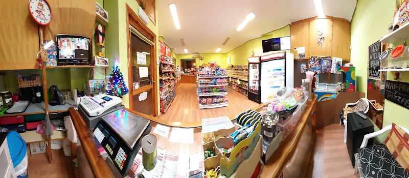 Fotografia tomada fuera de Gominolo cenicero - Tienda de golosinas en Cenicero, La Rioja