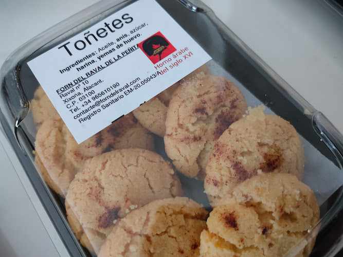Fotografia tomada fuera de Forn El Raval De La Peñita - Panadería en Jijona, Alicante