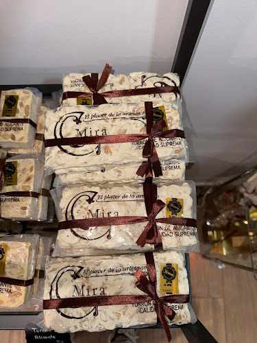 Fotografia tomada fuera de Turrones García Mira - Tienda de delicatessen en Jijona, Alicante