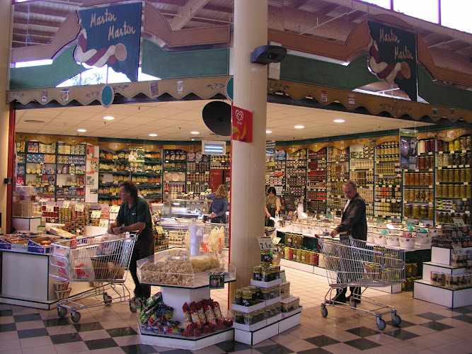 Fotografia tomada fuera de Martín Martín - Tienda de alimentación en Alcañiz, Teruel
