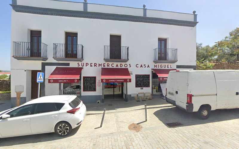 Fotografia tomada fuera de Supermercado - Casa Miguel jamones y embutidos - Supermercado en Jabugo, Huelva