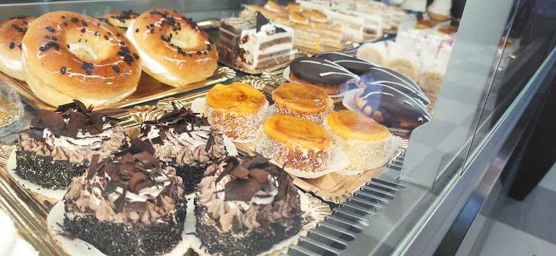 Fotografia tomada fuera de Panadería confitería Inma (camino San Rafael) - Panadería en Málaga, Málaga