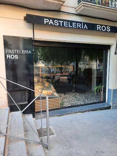 Fotografia tomada fuera de Pastelería Ros - Pastelería en Yecla, Murcia