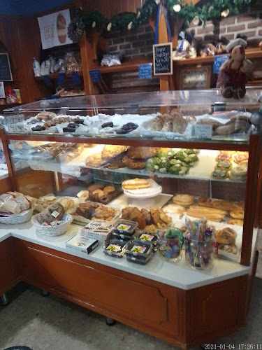 Fotografia tomada fuera de Panadería Pastelería Horno Santiago - Panadería en Utebo, Zaragoza