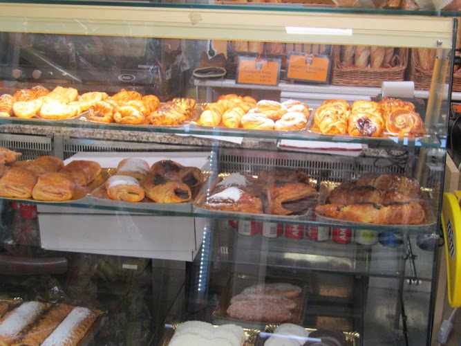Fotografia tomada fuera de Pan y mas - Panadería en Utebo, Zaragoza
