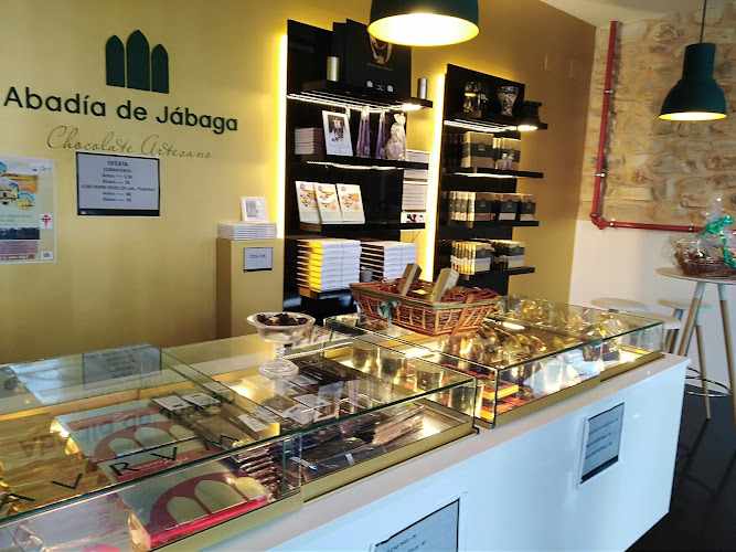 Fotografia tomada fuera de Abadía de Jábaga - Tienda de productos de chocolate en Jábaga, Cuenca