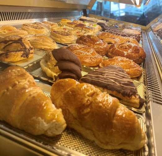 Fotografia tomada fuera de Horno Nuestra Señora de Fátima-Chanquilla - Panadería en Conil de la Frontera, Cádiz
