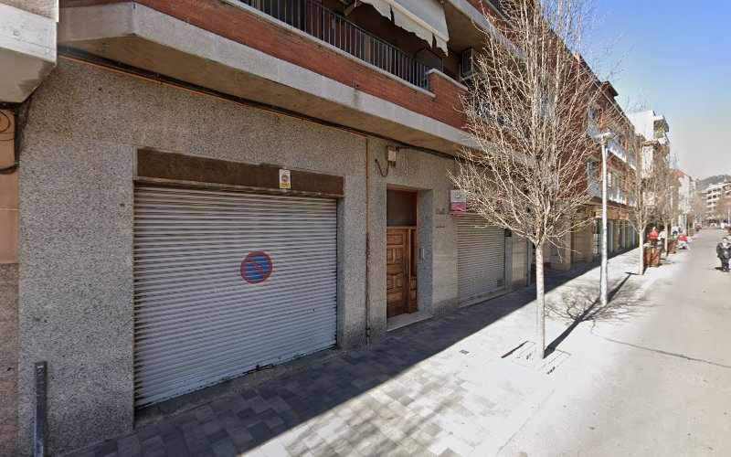 Fotografia tomada fuera de Forn de pa grané - Panadería en Castellar del Vallès, Barcelona
