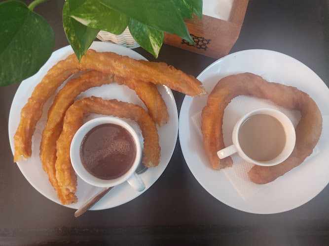 Fotografia tomada fuera de YoYo churrería y bar - Churrería en Cáceres, Cáceres