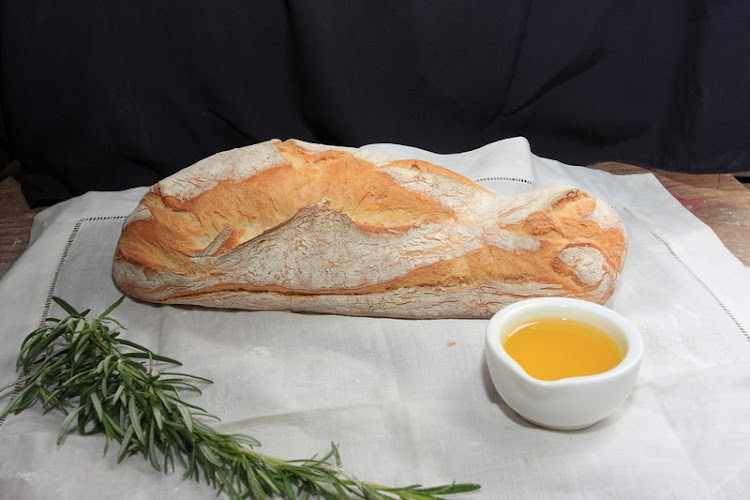 Fotografia tomada fuera de Panadería Leonardo - Panadería en Canillas de Aceituno, Málaga