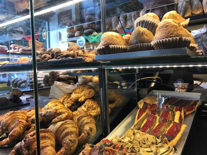 Fotografia tomada fuera de CARNÉ Forn de pa - Panadería en Terrassa, Barcelona