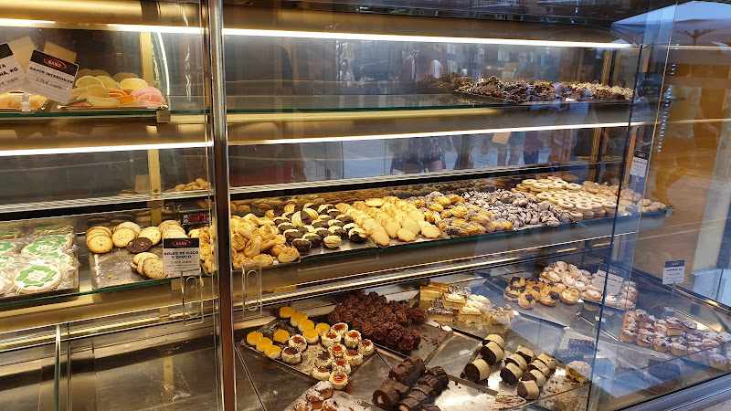 Fotografia tomada fuera de Horno Sanz - Panadería en Teruel, Teruel