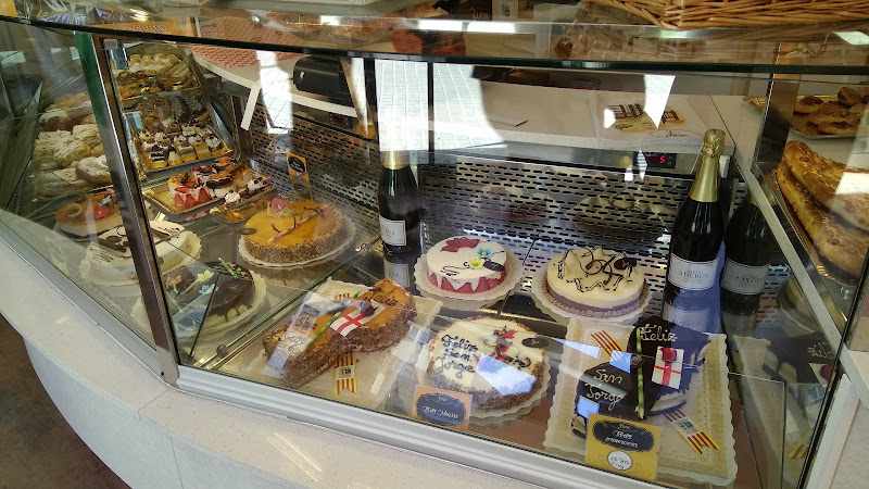 Fotografia tomada fuera de Panadería J.Mor - Pastelería en Teruel, Teruel