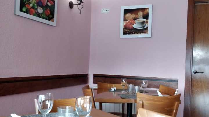 Fotografia tomada fuera de El Xamfrà - cafeterías en Taradell, Barcelona