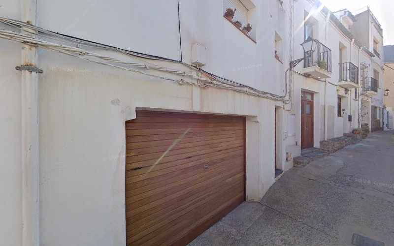 Fotografia tomada fuera de Forn de Pa Arqués - Panadería en La Selva de Mar, Girona