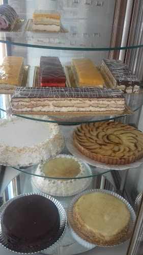 Fotografia tomada fuera de Pastelería Troyano - Pastelería en Los Ángeles, Cádiz