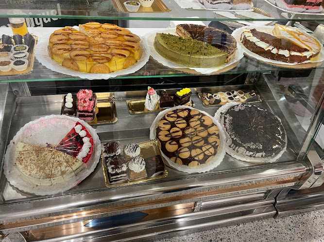Fotografia tomada fuera de Elite Cafetería y Pastelería - cafeterías en Altura, Castellón