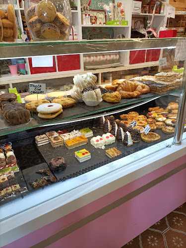 Fotografia tomada fuera de Pasteleria Espiga del Angel II - Pastelería en Castro-Urdiales, Cantabria