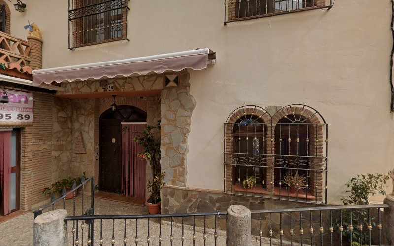Fotografia tomada fuera de Tienda Rosendo - Tienda de alimentación en Almáchar, Málaga