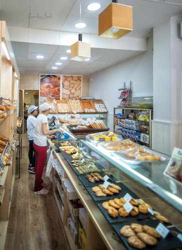 Fotografia tomada fuera de Croissanteria Basalo - Panadería en Alcorcón, Madrid