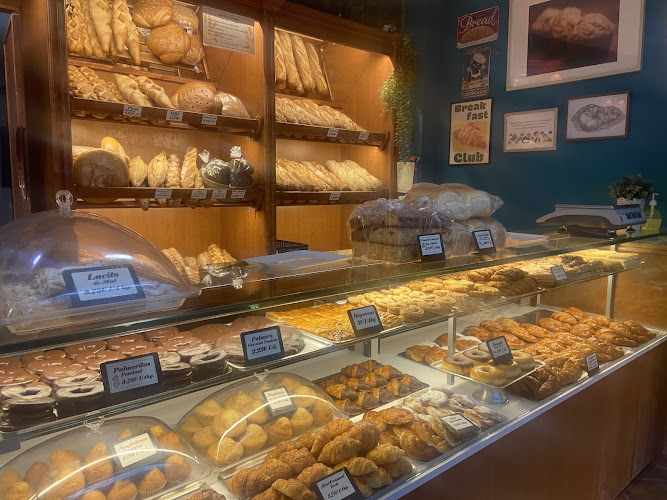 Fotografia tomada fuera de La Tahona de Lou - Panadería en Alcorcón, Madrid