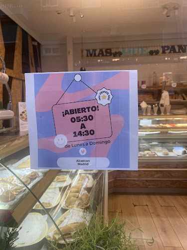 Fotografia tomada fuera de Panaderia Más que Pan pasteleria - Panadería en Alcorcón, Madrid