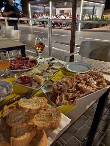 Fotografia tomada fuera de Cal Llorens Cafeteria-Bar - cafeterías en Alcarràs, Lérida