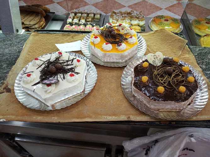Fotografia tomada fuera de Panadería-Confitería Cristina - Pastelería en Albacete, Albacete