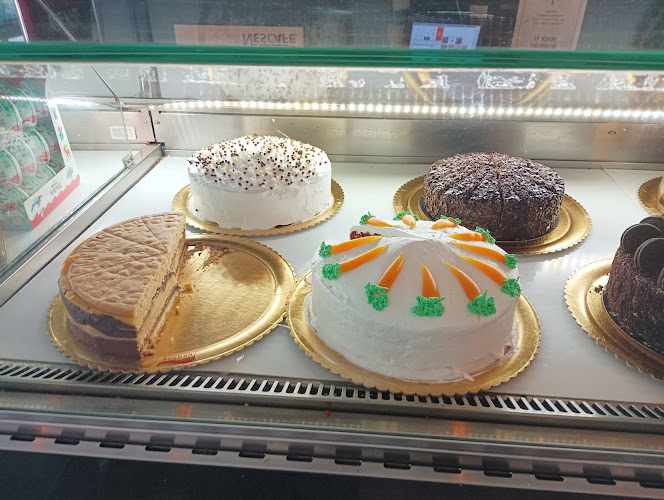 Fotografia tomada fuera de ROLDÁN Pastelería Panadería Cafetería. - cafeterías en Albacete, Albacete