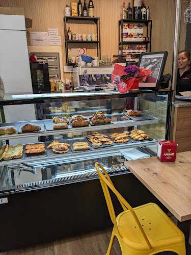 Fotografia tomada fuera de La Torradeta De Montcada - Panadería en Montcada i Reixac, Barcelona