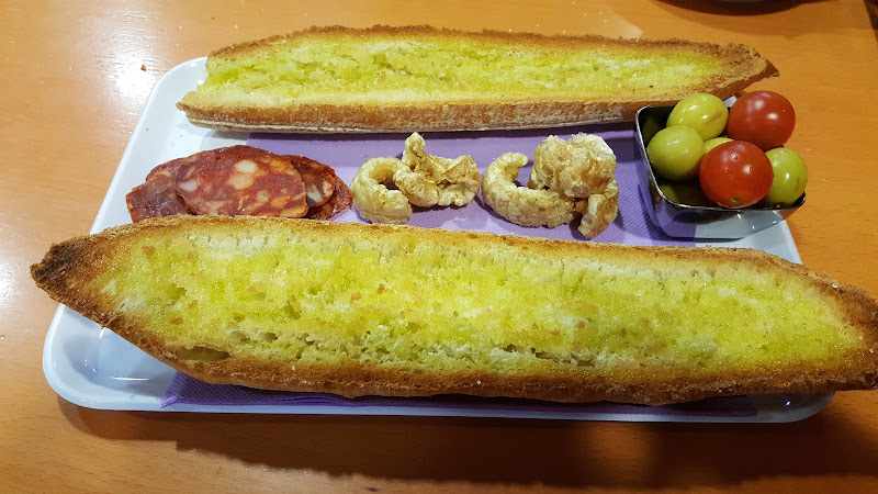 Fotografia tomada fuera de Forn de Pa Degustació Joan i Montse - Panadería en Montcada i Reixac, Barcelona