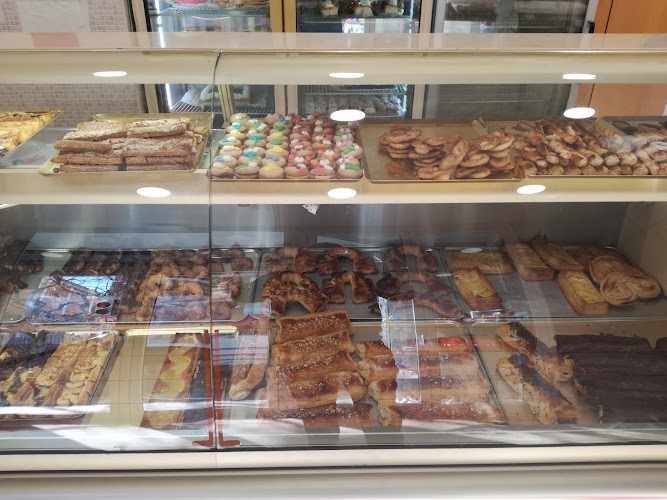 Fotografia tomada fuera de Pastisseria Alex Tarzán - Pastelería en Montcada i Reixac, Barcelona