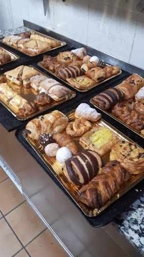 Fotografia tomada fuera de Cafeteria Bon Gust - bares en La Llosa de Ranes, Valencia