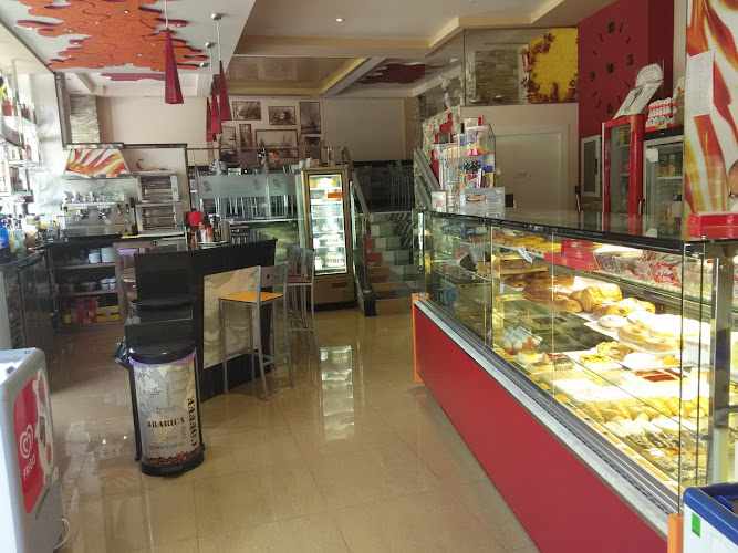 Fotografia tomada fuera de Heladería Pastelería Alicia S.L. - Pastelería en Padul, Granada