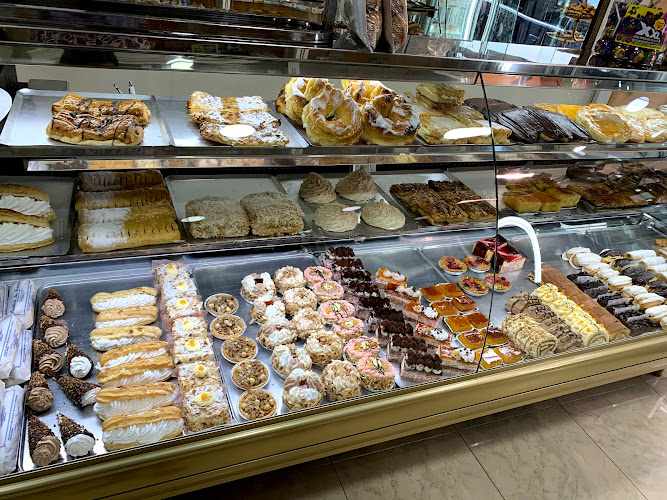 Fotografia tomada fuera de San Francisco - Pastelería en Osuna, Sevilla