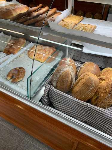 Fotografia tomada fuera de Horno de Pan La Penya - Forn de pa en Olesa de Bonesvalls, Barcelona