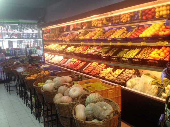 Fotografia tomada fuera de Més Que Carn, S.L. - Tienda de delicatessen en Oliva, Valencia