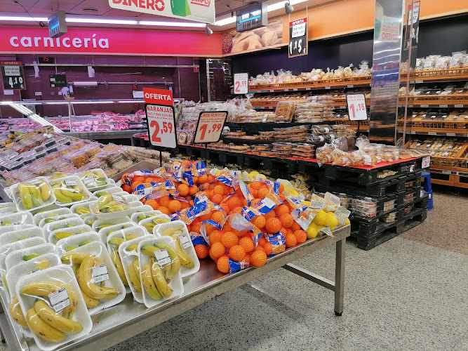 Fotografia tomada fuera de Supermercados Simply - Supermercado en Madrid, Madrid