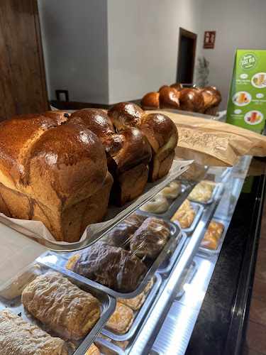 Fotografia tomada fuera de Pastelería Nely - Pastelería en Ocaña, Toledo
