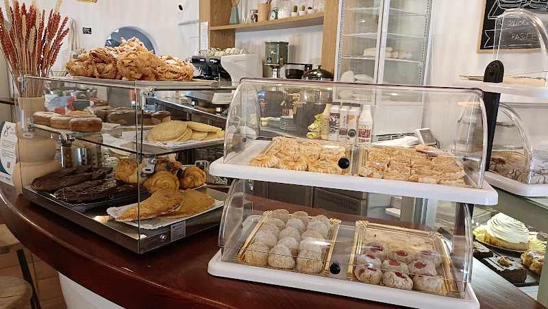 Fotografia tomada fuera de El pastelero real ( cafetería- churrería) - cafeterías en Málaga, Málaga